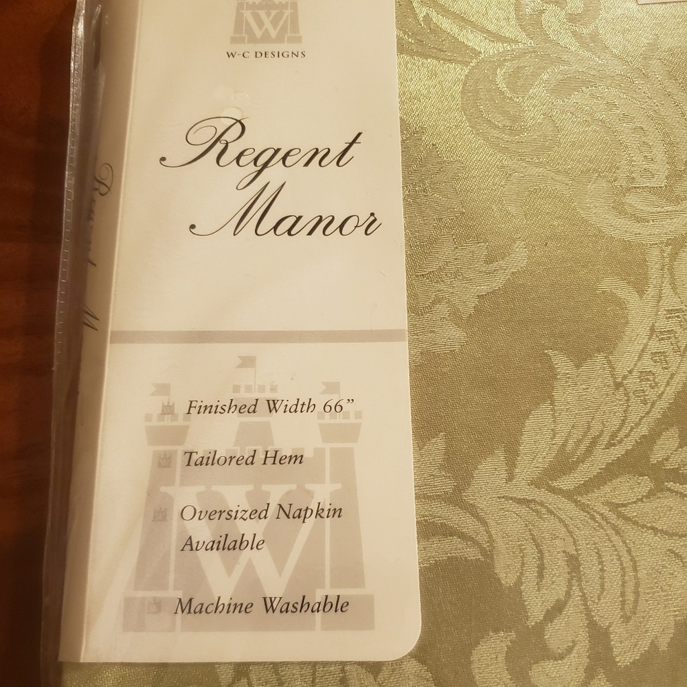 VTG Sage Grn Tablecloth, 70" Round, Baroque Style